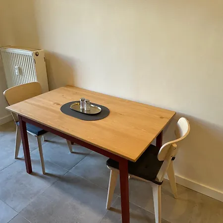 Apartment 1 Bed Flat - Sleeps 2 - Pets - Smoking On Terrace *
