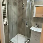 Lägenhet 1 Bed Flat - Sleeps 2 - Pets - Smoking On Terrace *