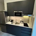 1 Bed Flat - Sleeps 2 - Pets - Smoking On Terrace Lägenhet Prag