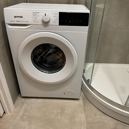 Apartment 1 Bed Flat - Sleeps 2 - Pets - Smoking On Terrace
