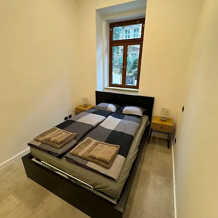 Apartamento 1 Bed Flat - Sleeps 2 - Pets - Smoking On Terrace