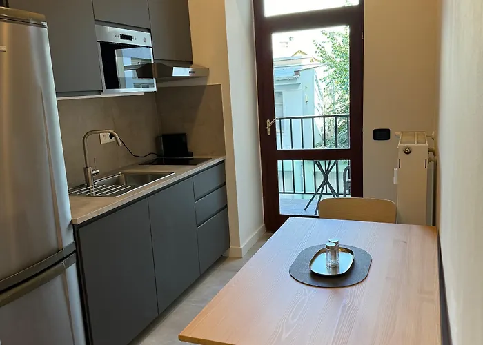 1 Bed Flat - Sleeps 2 - Pets - Smoking On Terrace Praga