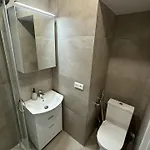 1 Bed Flat - Sleeps 2 - Pets - Smoking On Terrace * Prague